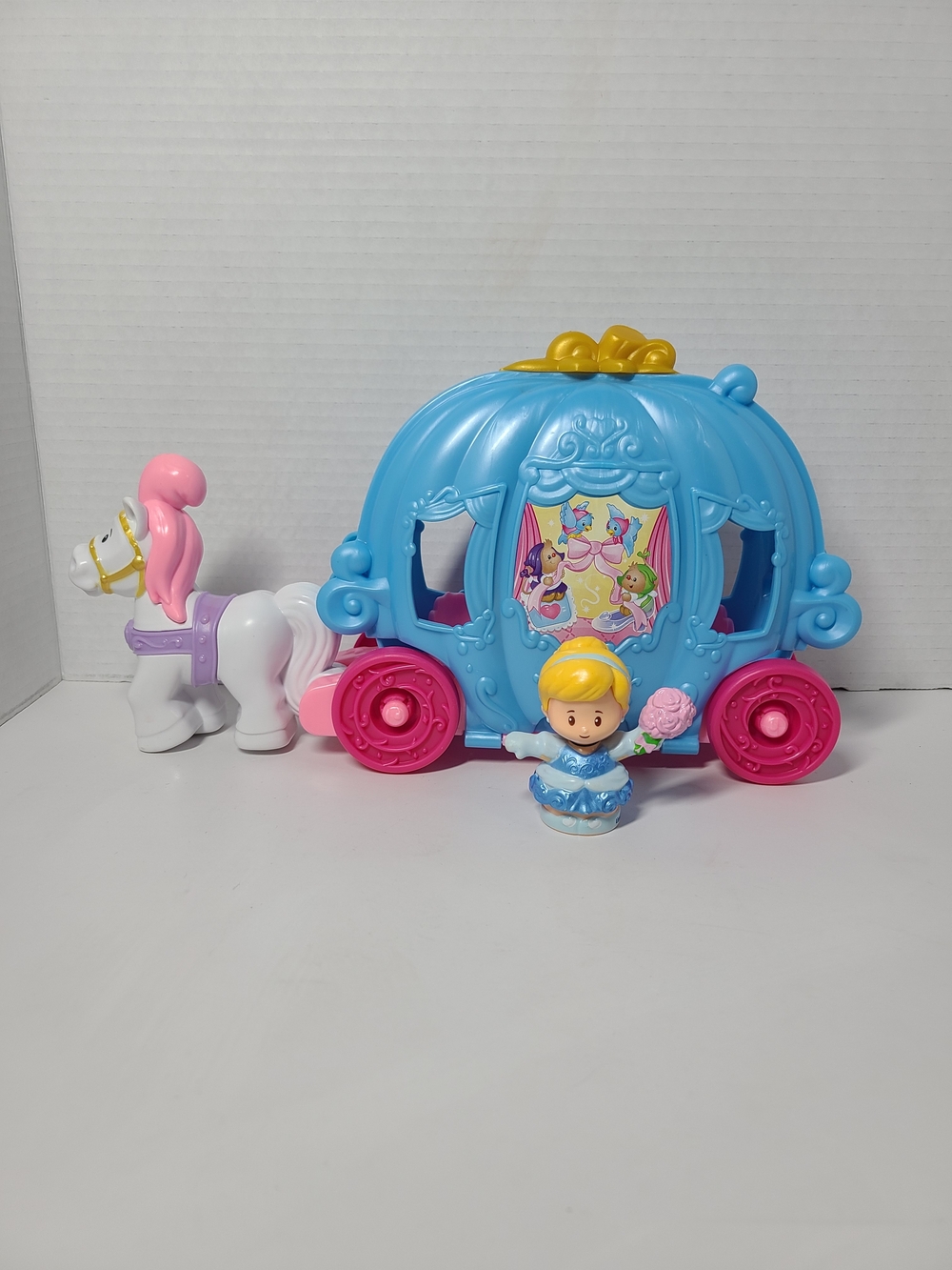 Fisher-Price Little People Disney Princess Cinderella's Coach.